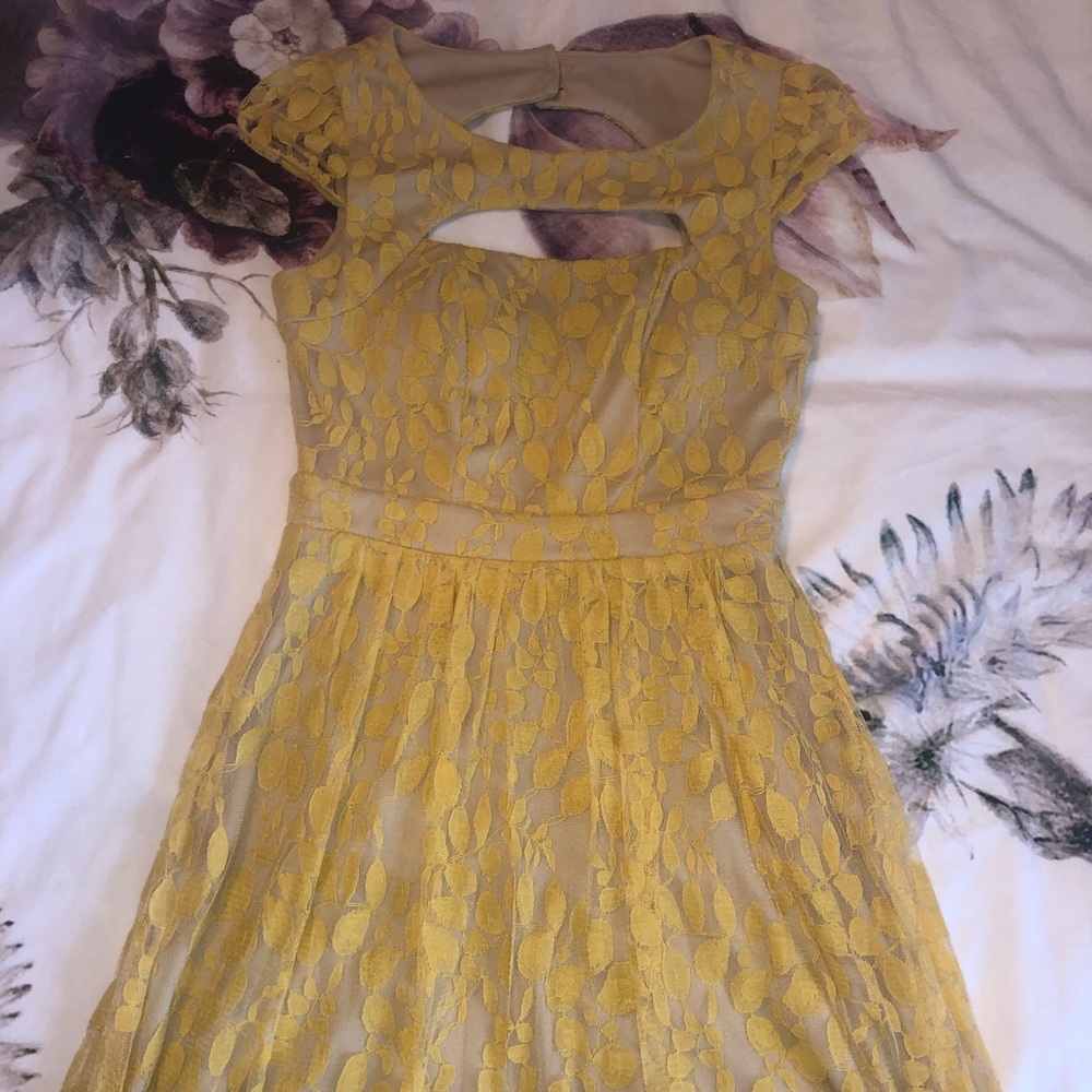 2 for 30$ ✨ LACE MUSTARD DRESS